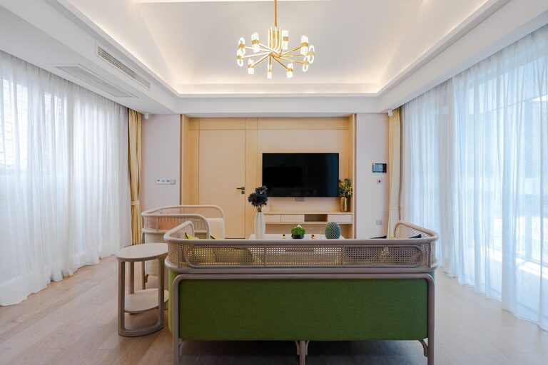 Quick Ideas to Brighten a Dark Room Naturally