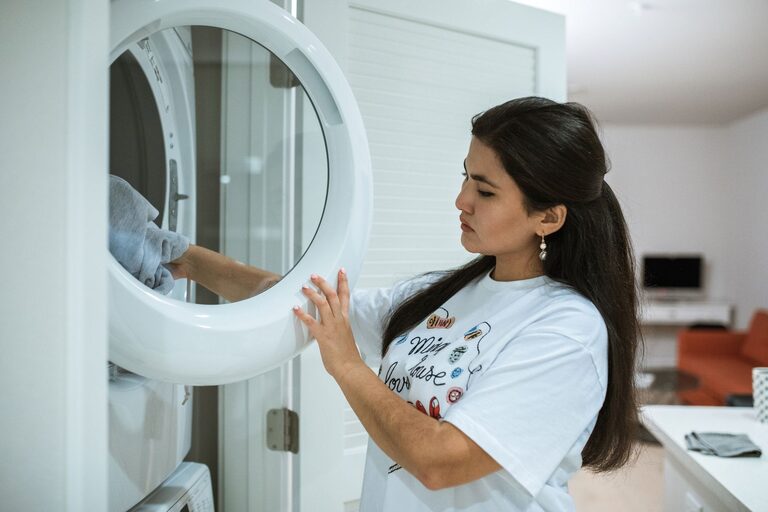 Simple Tips for Caring for Your Clothes to Make Them Last Longer